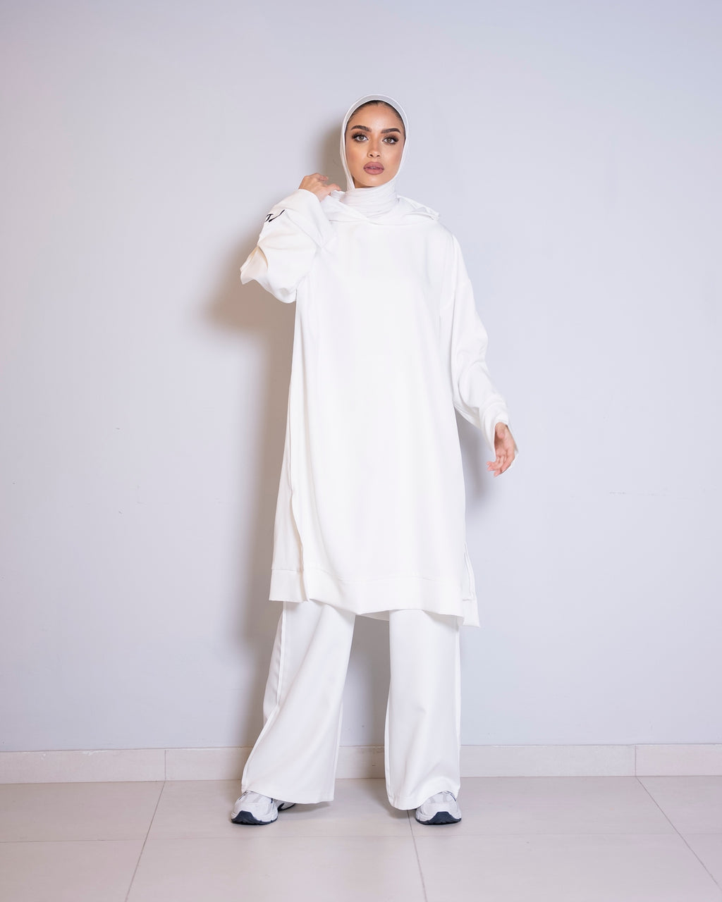 White long hoodie